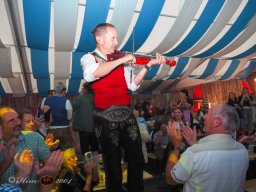 Die Jungen Zillertaler auf der Wiener Kaiser Wiesn